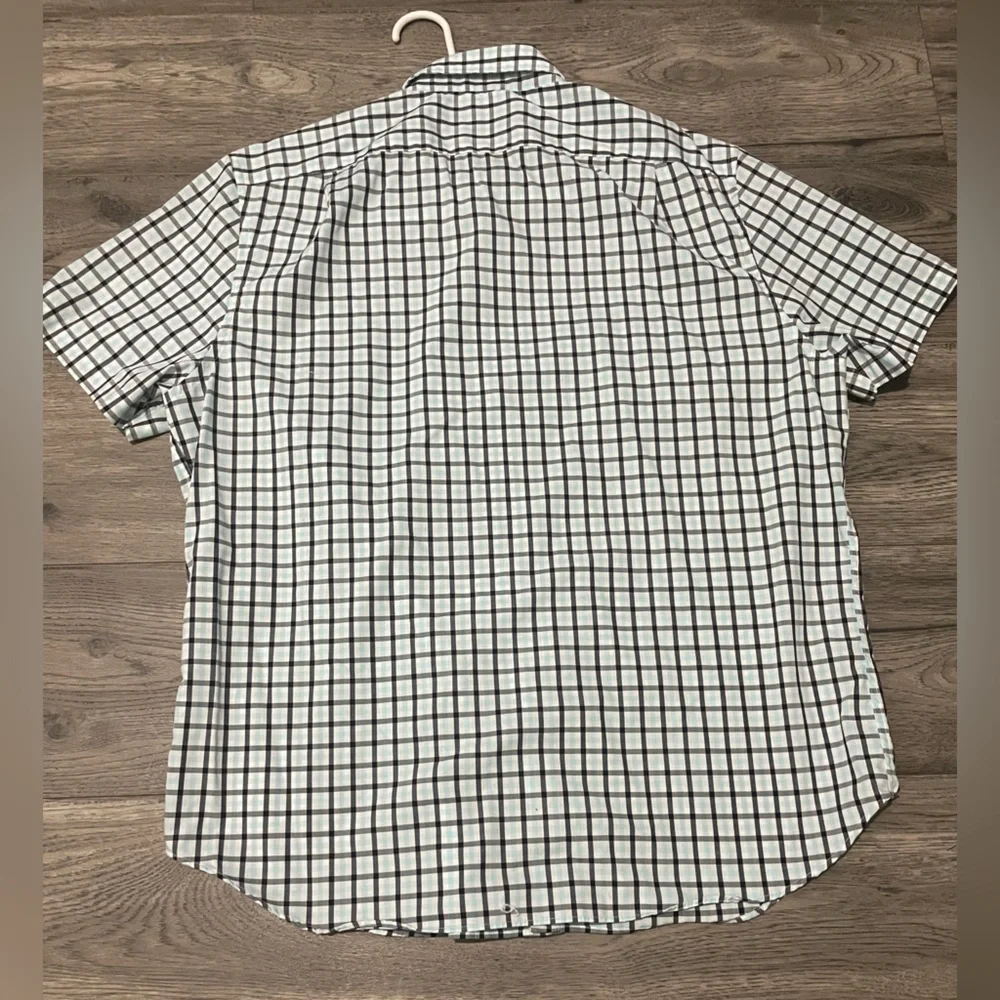 Men’s Nautica short sleeve button-up - Picture 2 of 4